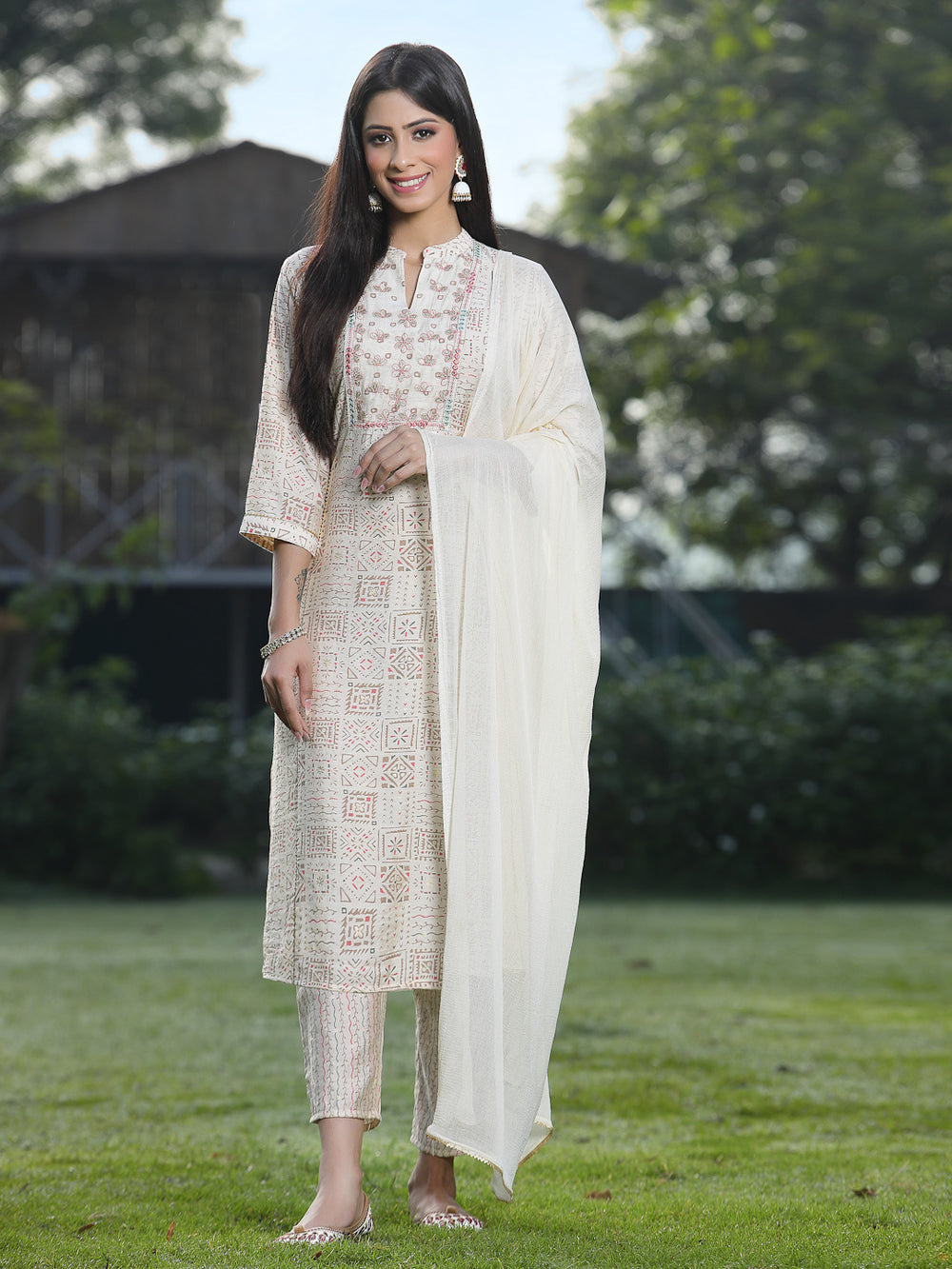 Juniper Off White Rayon Festive Printed Skd For Women - Swadesiicart