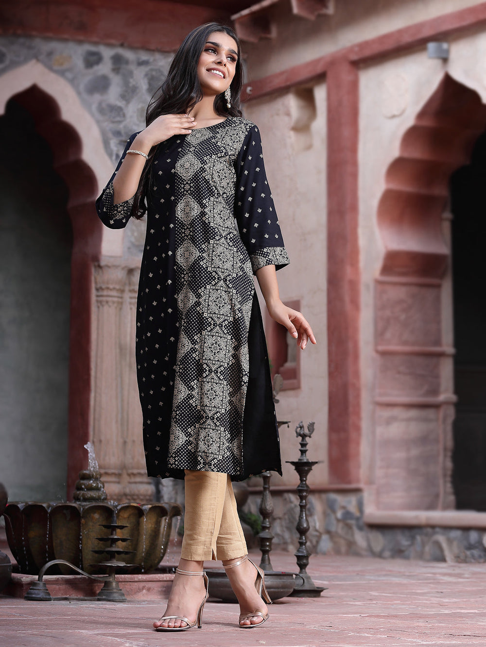 Juniper Women's Black Rayon Printed Straight Kurta - Swadesiicart