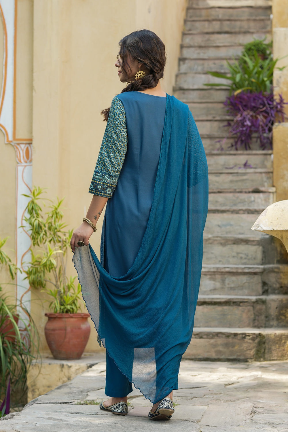 Juniper Indigo Rayon Festive Printed Straight Skd For Women | Swadesiicart