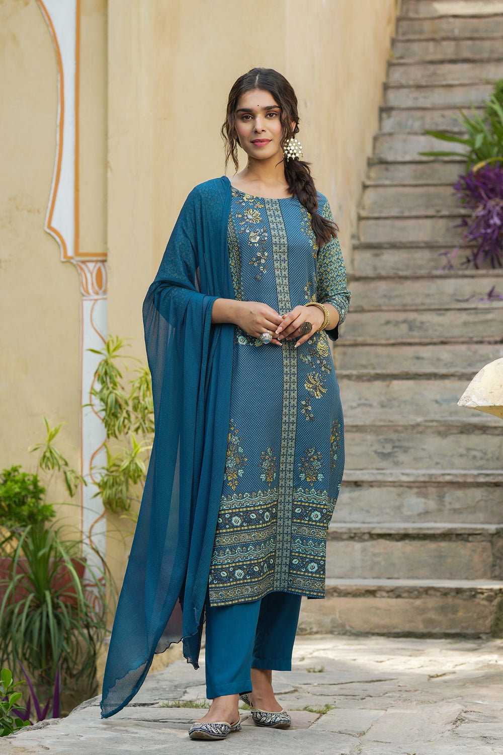 Juniper Indigo Rayon Festive Printed Straight Skd For Women | Swadesiicart