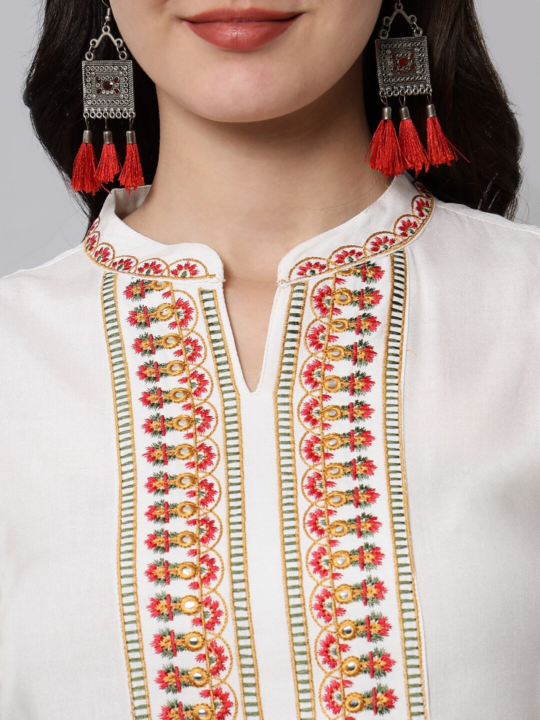 Kalini Women White Embroidered Thread Work Kurta - Swadesiicart