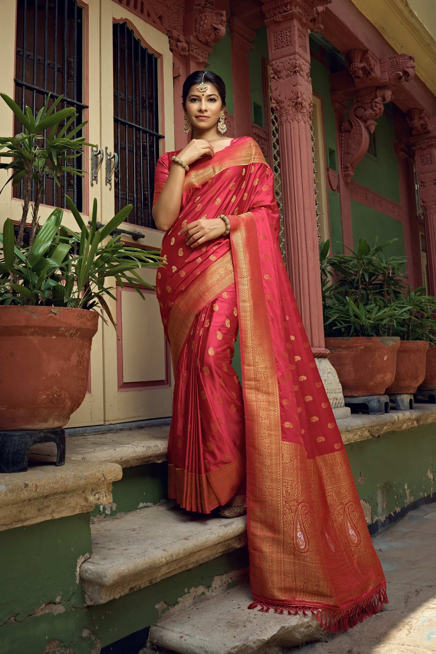Vardha Candy Apple Red Golden Zari Banarasi Satin Silk Saree | Swadesiicart