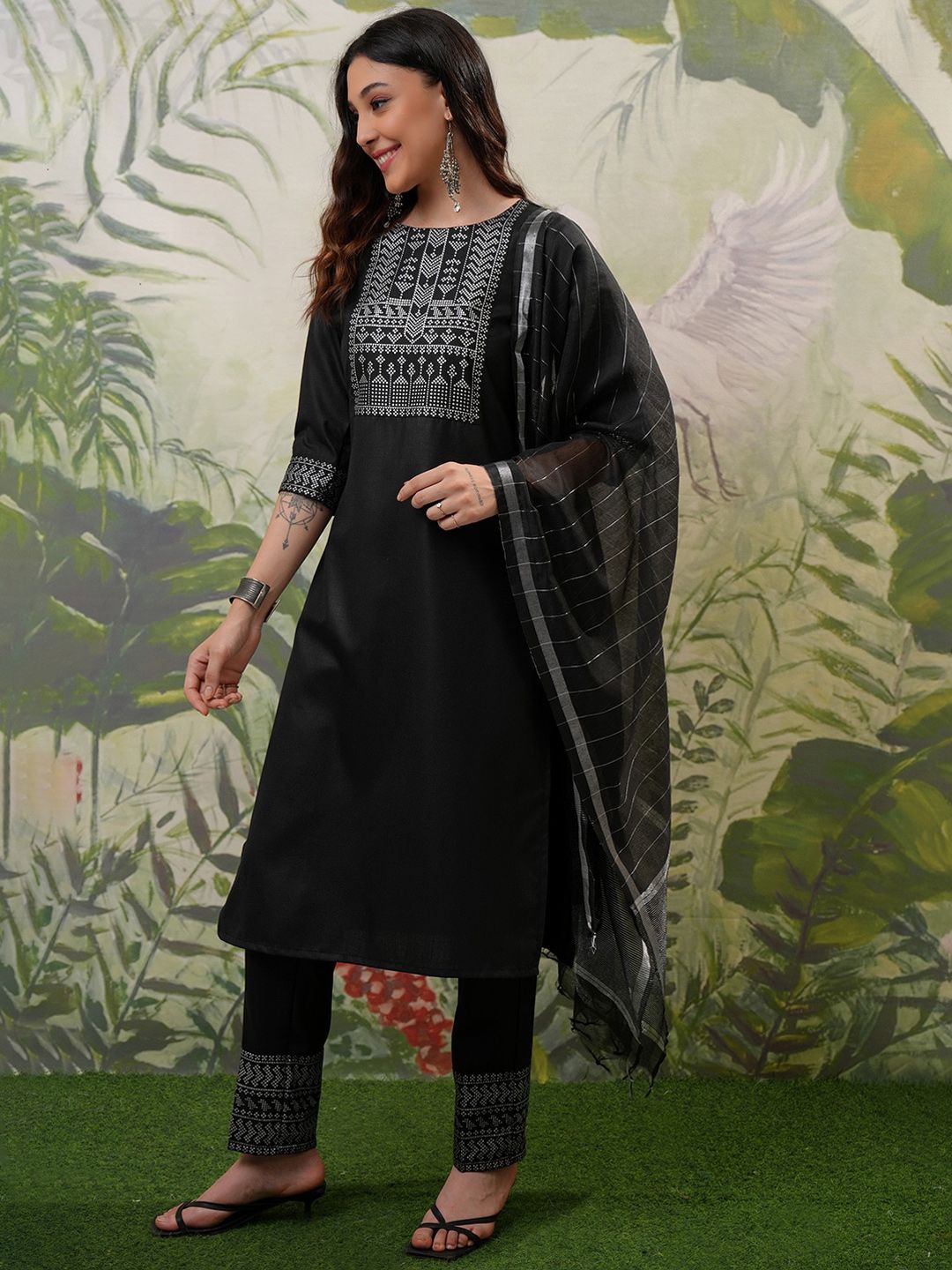 Vishudh Black Printed Regular Kurta with Trouser & Dupatta - Swadesiicart