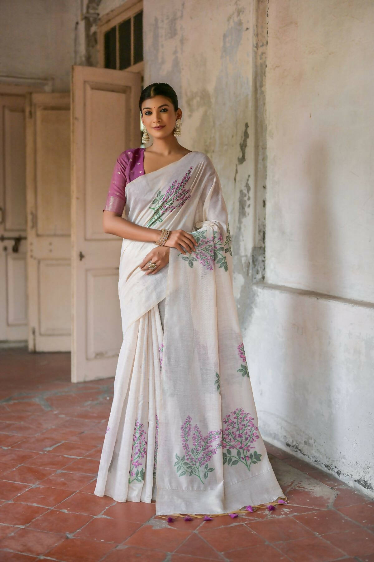 Vishnu Weaves Women's Wine Muga Cotton Woven Saree with Blouse - Swadesiicart