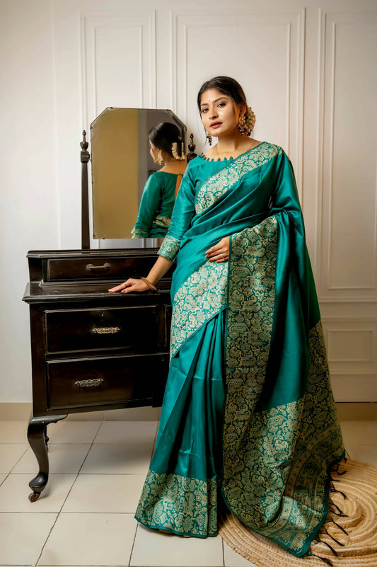 Vishnu Weaves Women's Rama Handloom Raw Silk Woven Border Saree with Unstitched Blouse - Swadesiicart