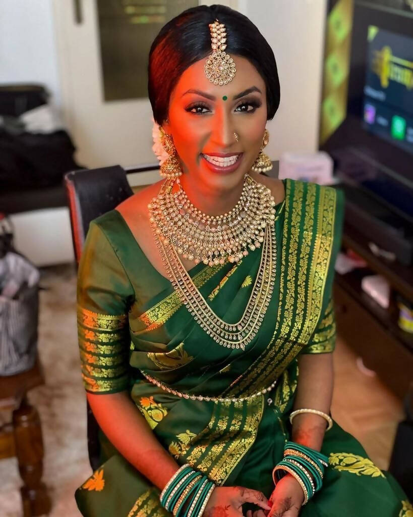 DEIANA'S Beautiful Designer Golden zari Soft Lichi Silk Saree - Green - Swadesiicart