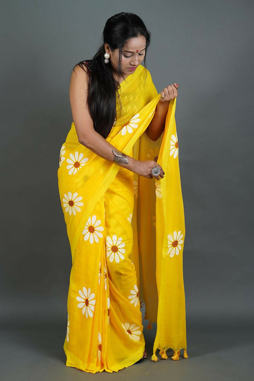 Exclusive Collection Yellow Pure Cotton Saree With Sunflower Design - Swadesiicart