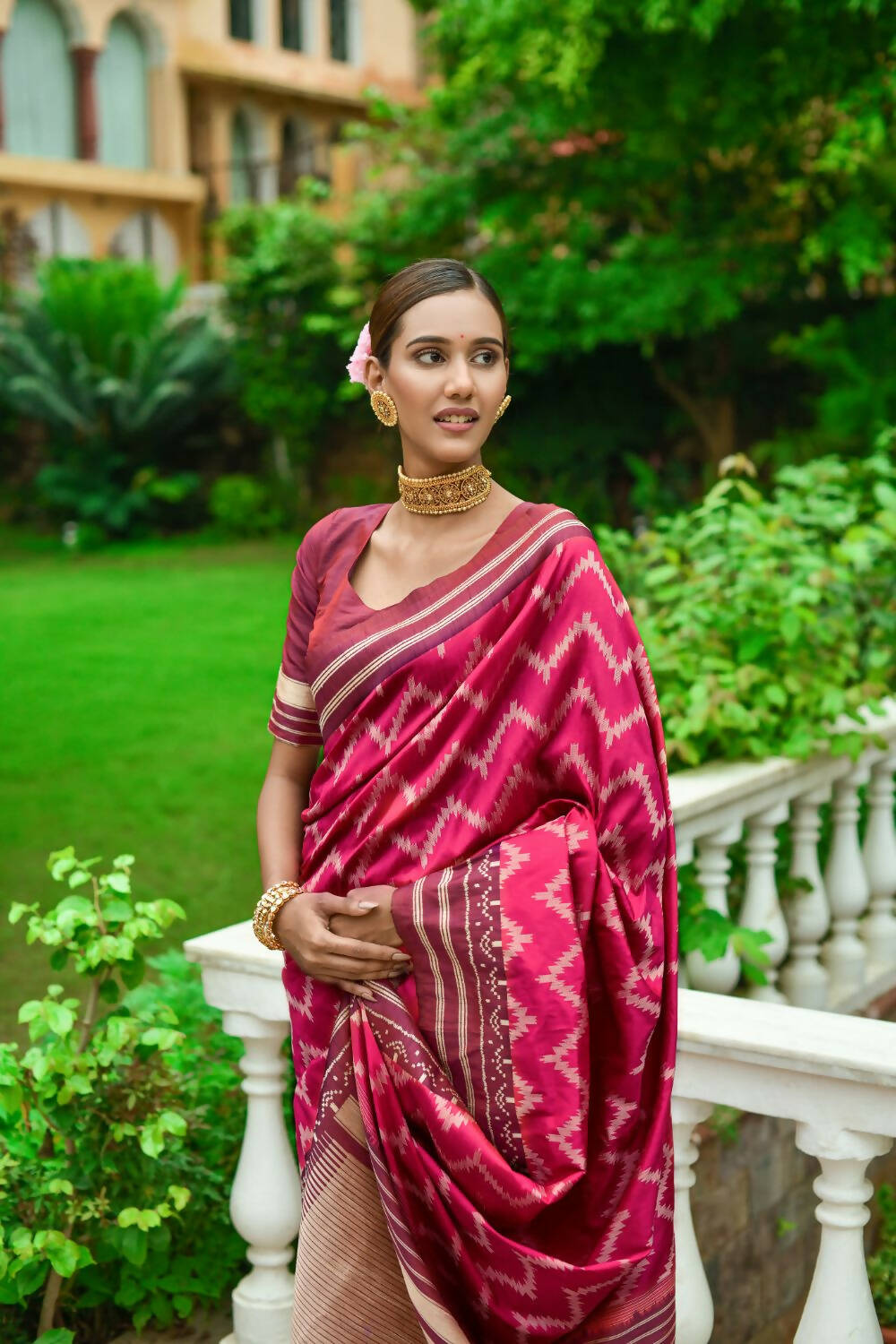 Vishnu Weaves Women's Pink Handloom Raw Silk Zari Woven Saree with Blouse - Swadesiicart