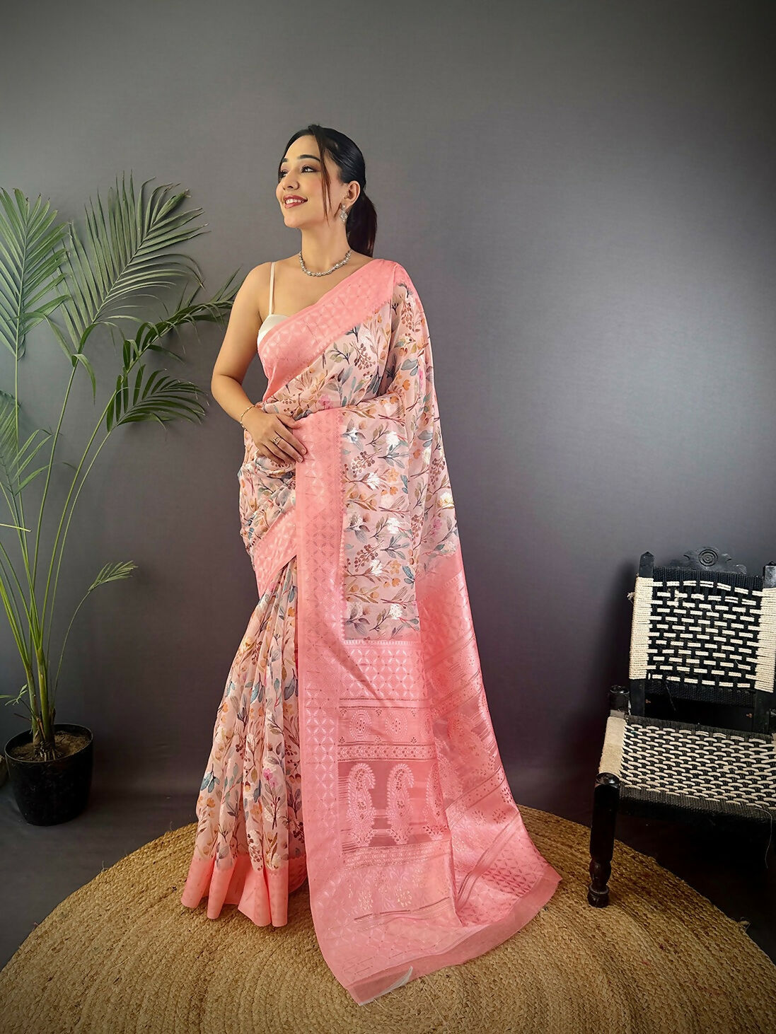 Joban Fashion Rose Pink Floral Motifs Banarasi Silk Sarees | Swadesiicart
