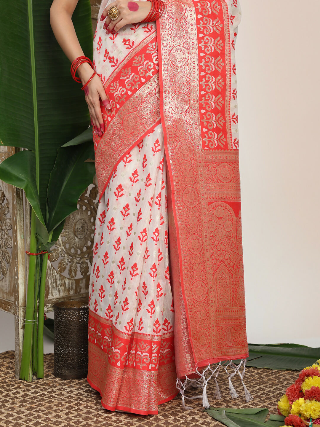 Shree Shyam Fashion Linen Cotton Red & White Saree