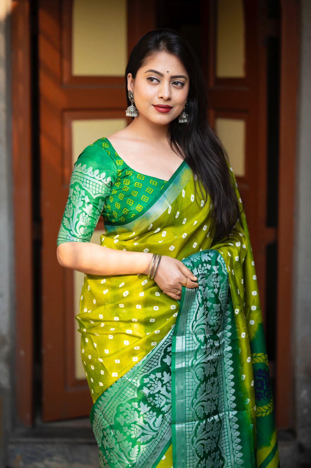 Green Jute Silk Printed Saree with Unstitched Blouse - Hiral Fashion | Swadesiicart