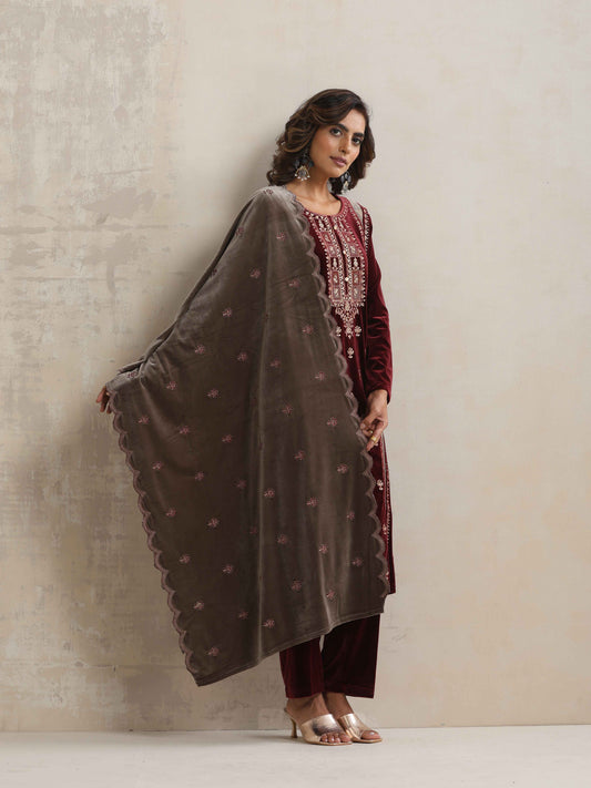 trueBrowns Maroon Velvet Embroidered Kurta Pant Dupatta Set | Swadesiicart