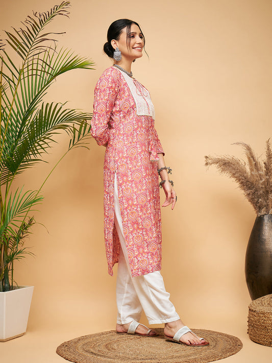 InWeave Women's Dusty Pink Paisley Patch Straight Kurta - Swadesiicart