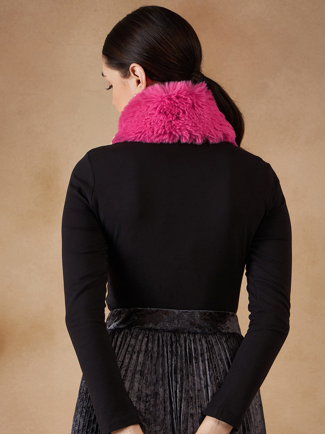 InWeave Women's Light Pink Fur Neckpiece - Swadesiicart