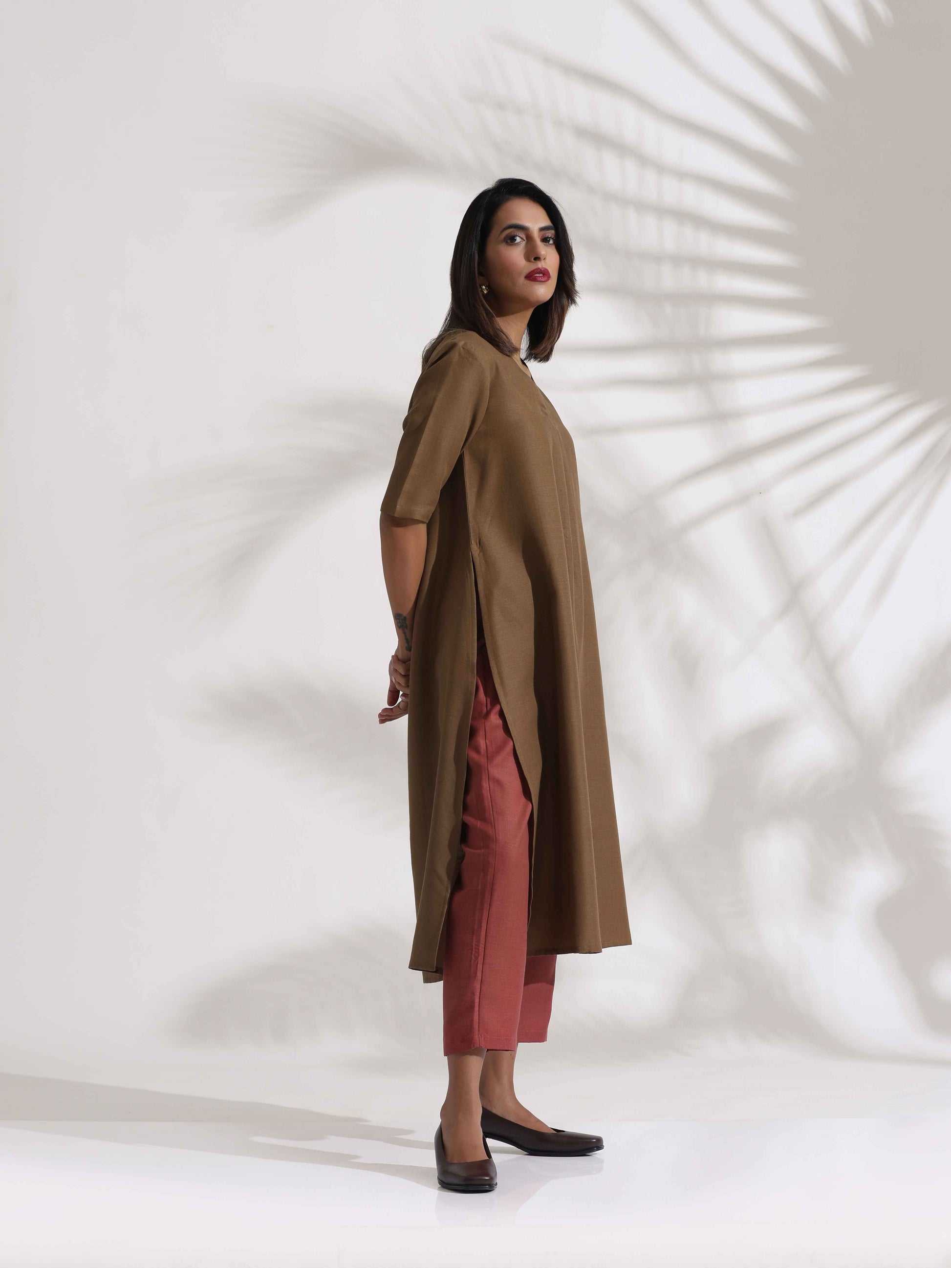 trueBrowns Brown Slub Highslit Kurta Set | Swadesiicart