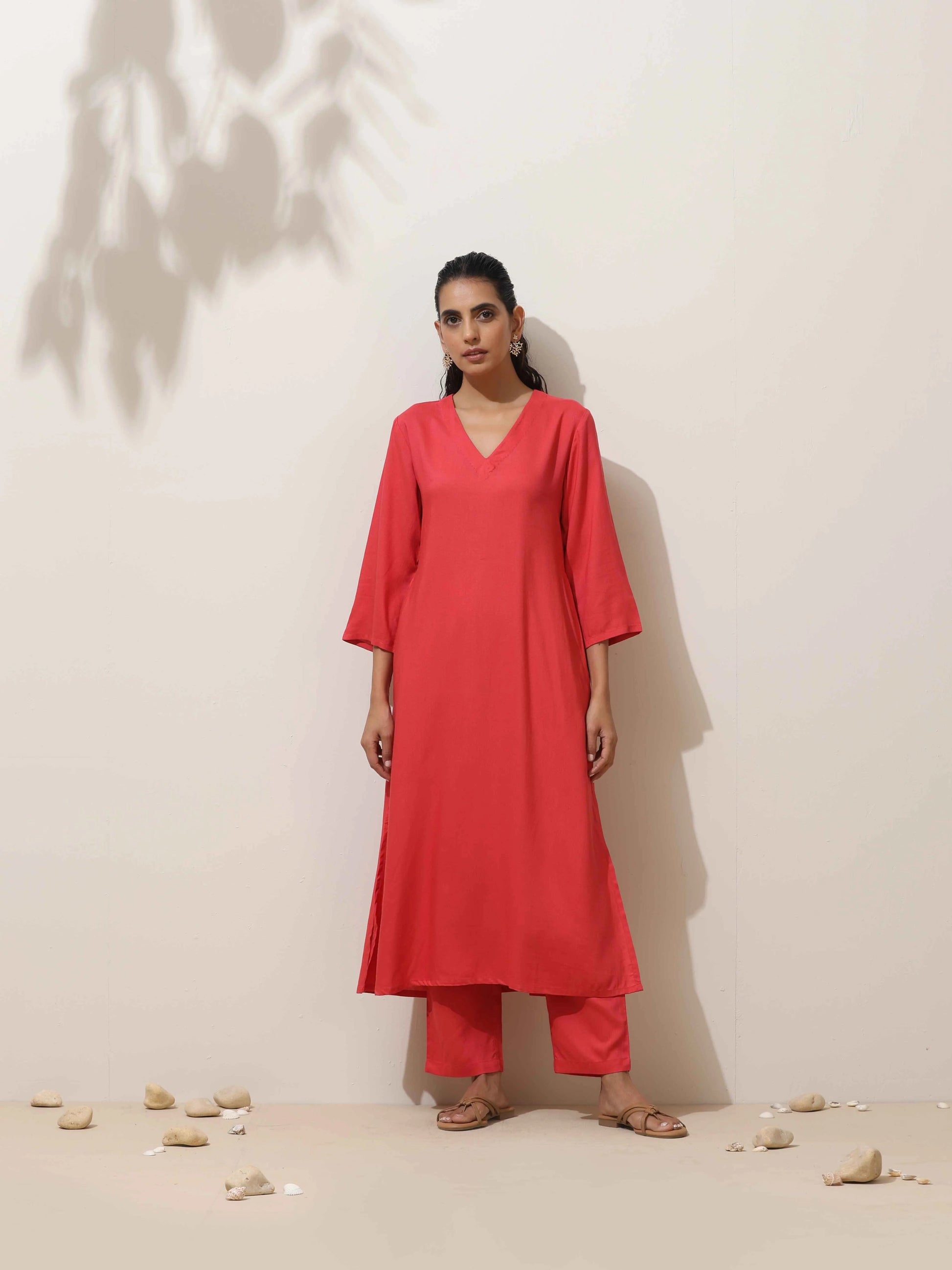 trueBrowns Coral Viscose Solid Kurta Pant Set | Swadesiicart