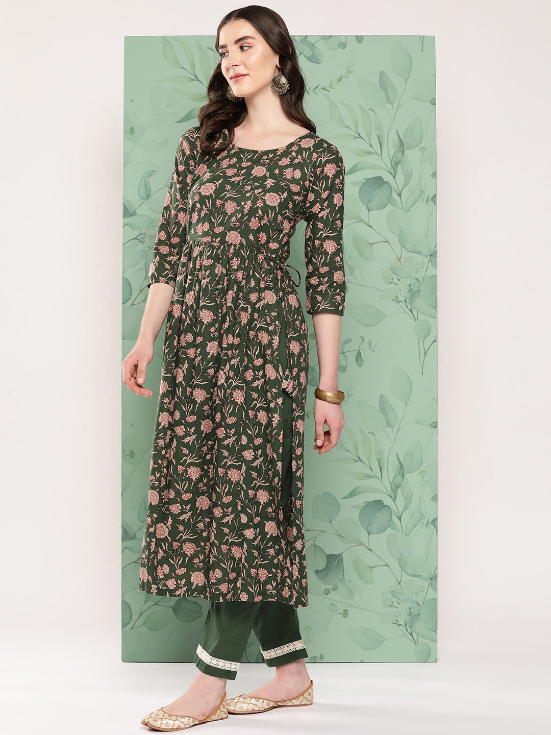 InWeave Women's Green Floral Motif Nyra Kurta Set With Dupatta - Swadesiicart