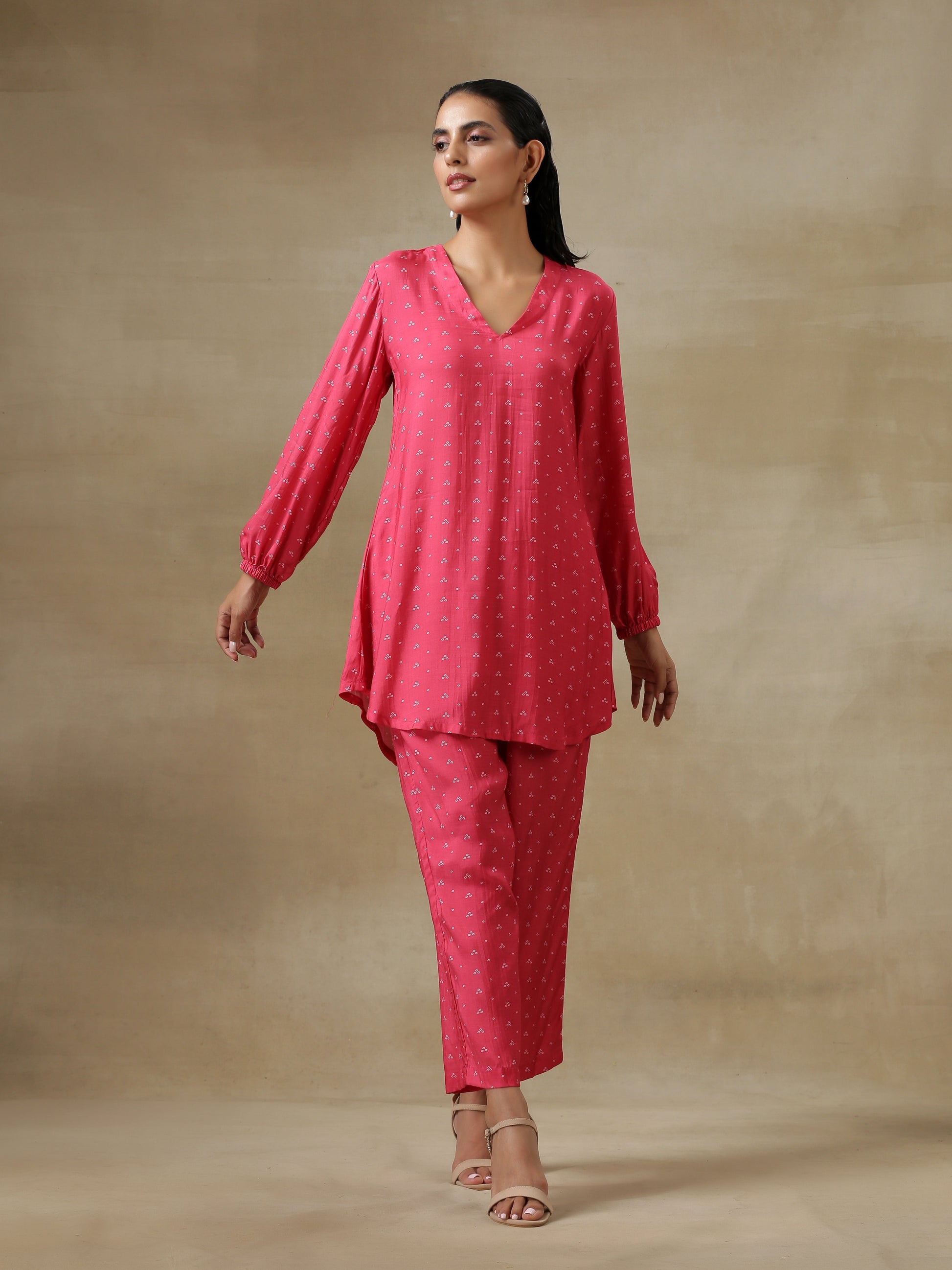 trueBrowns Pink Bandhani Printed Silk Gathered Sleeve Co-Ord Set - Swadesiicart