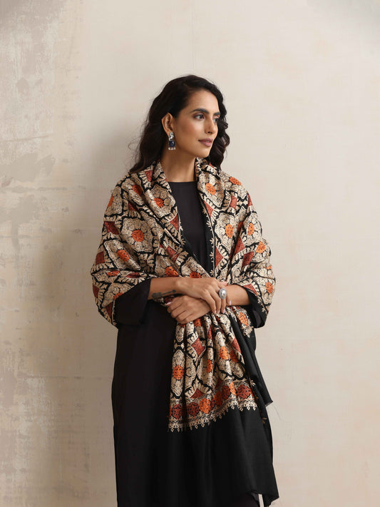 trueBrowns Black Embroidered Woollen Stole | Swadesiicart