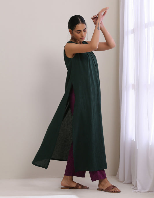 trueBrowns Dark Green Dobby Sleeveless Kurta Pant Set | Swadesiicart