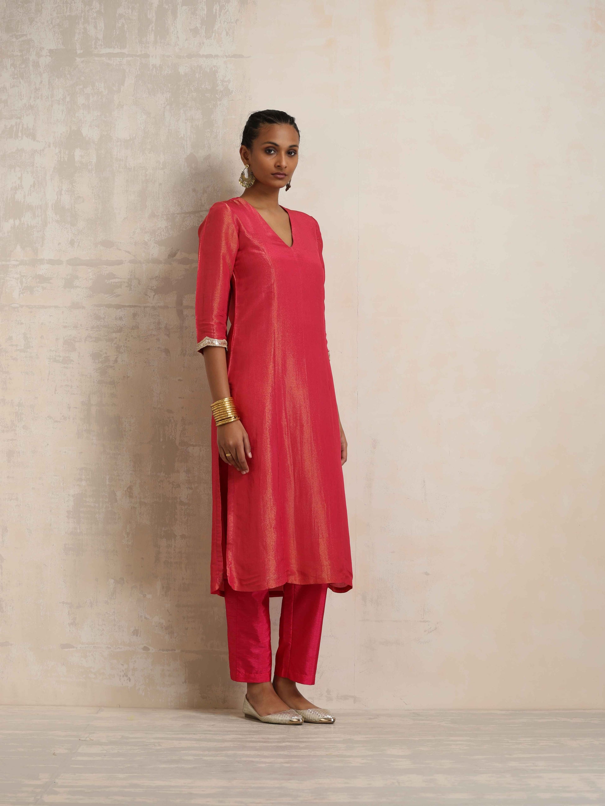 trueBrowns Hot Pink Tissue Straight Kurta Set | Swadesiicart