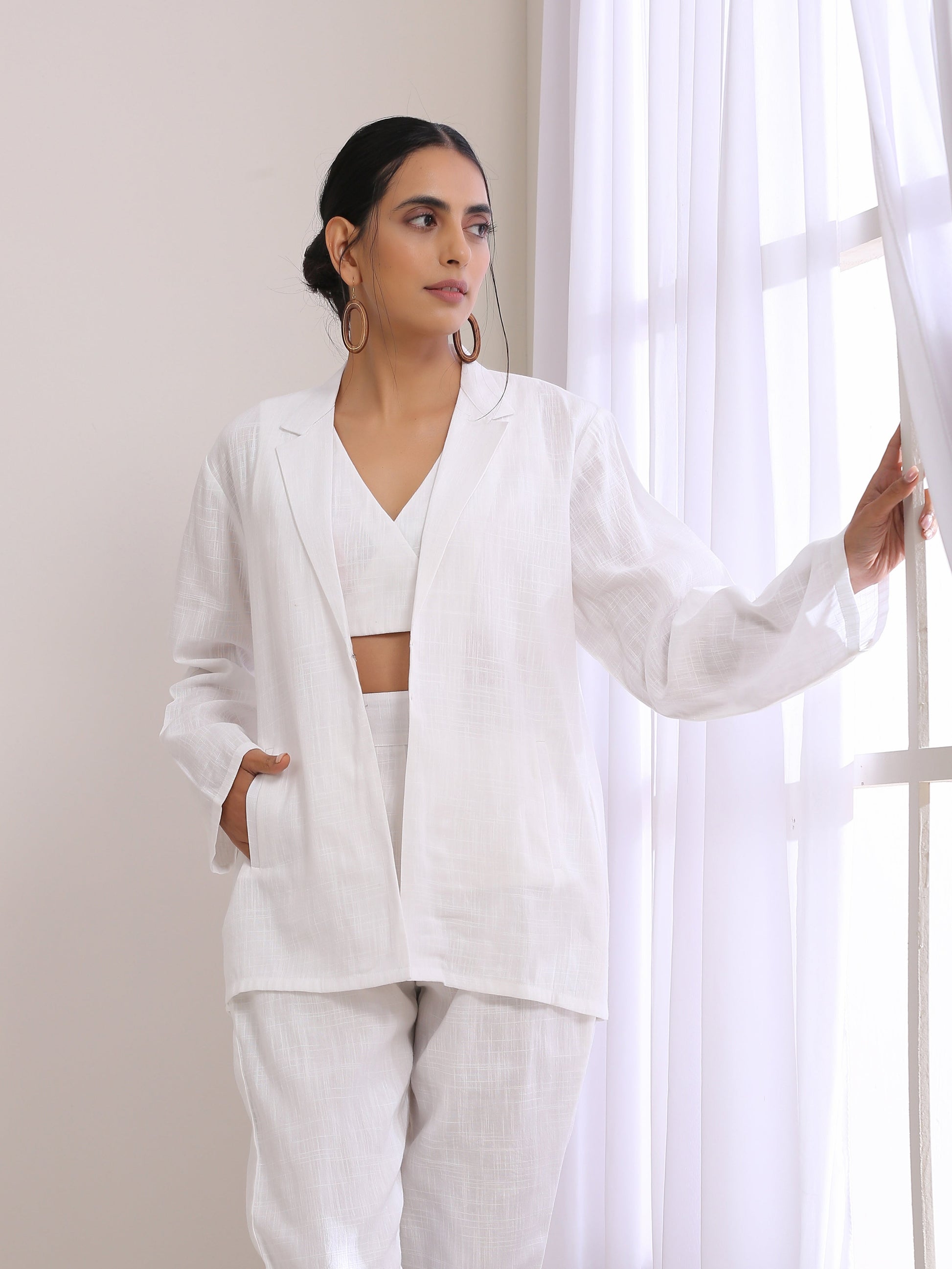 trueBrowns White Slub Texture Pant Suit Set | Swadesiicart