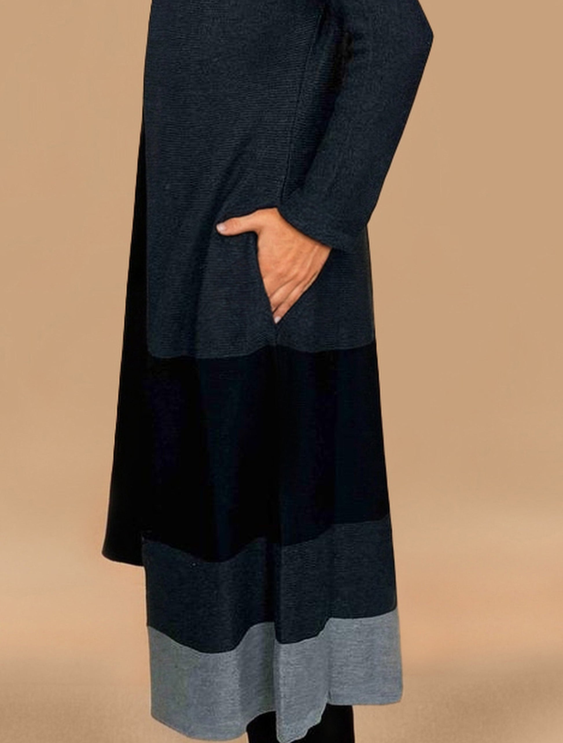 trueBrowns Dark Grey Woollen Cape | Swadesiicart
