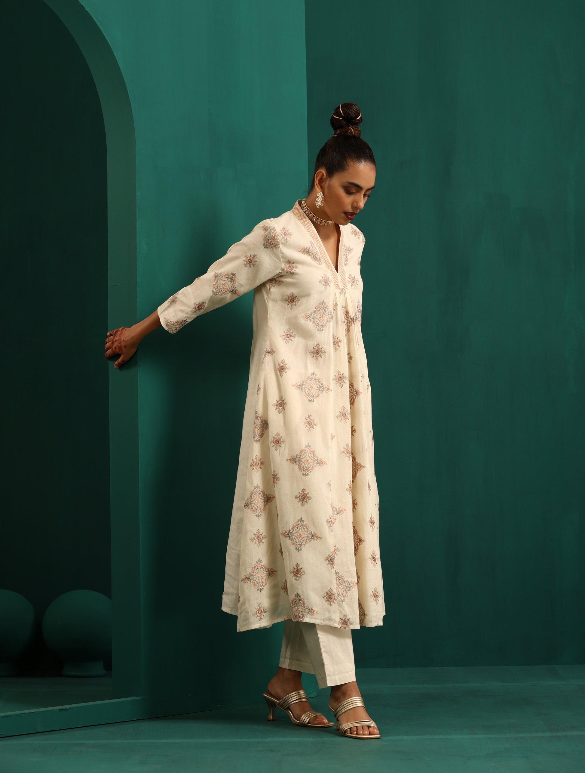 trueBrowns Ivory Peach Cotton Front Gathered Kurta Pant Set | Swadesiicart
