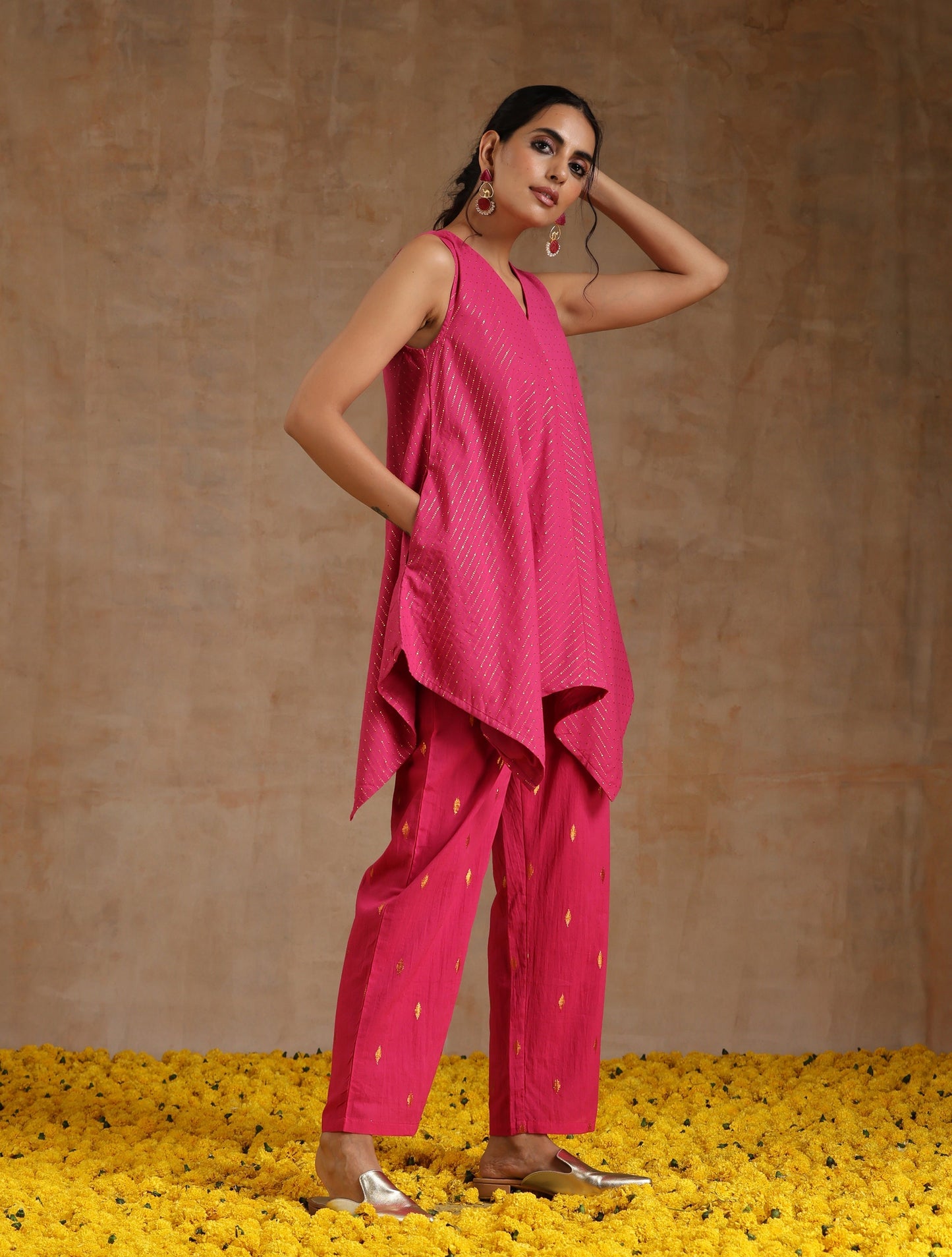 trueBrowns Pink Gold Cotton Handkerchief Co-Ord Set - Swadesiicart