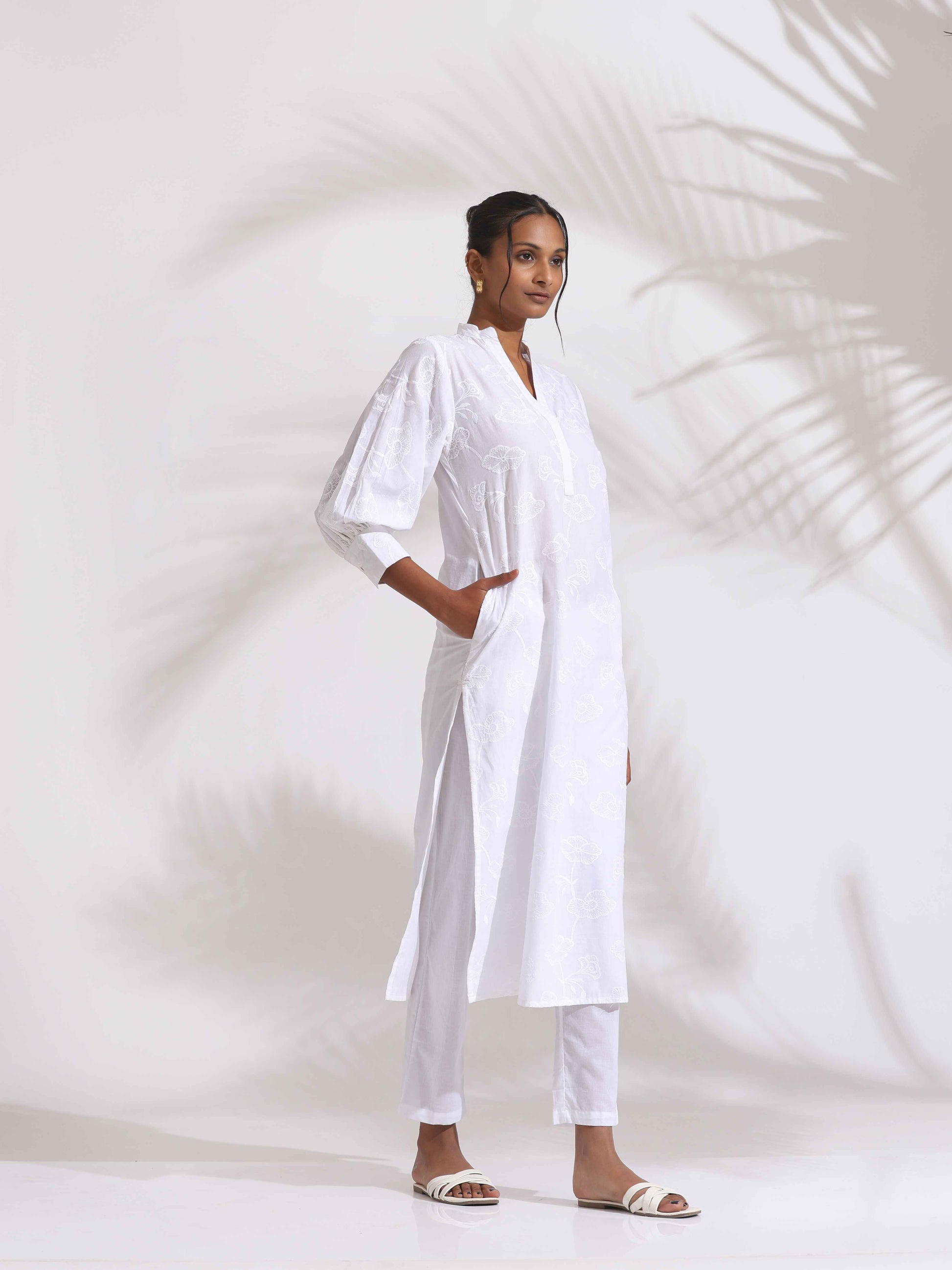 trueBrowns trueBrown White Cotton Schiffli Kurta Set | Swadesiicart