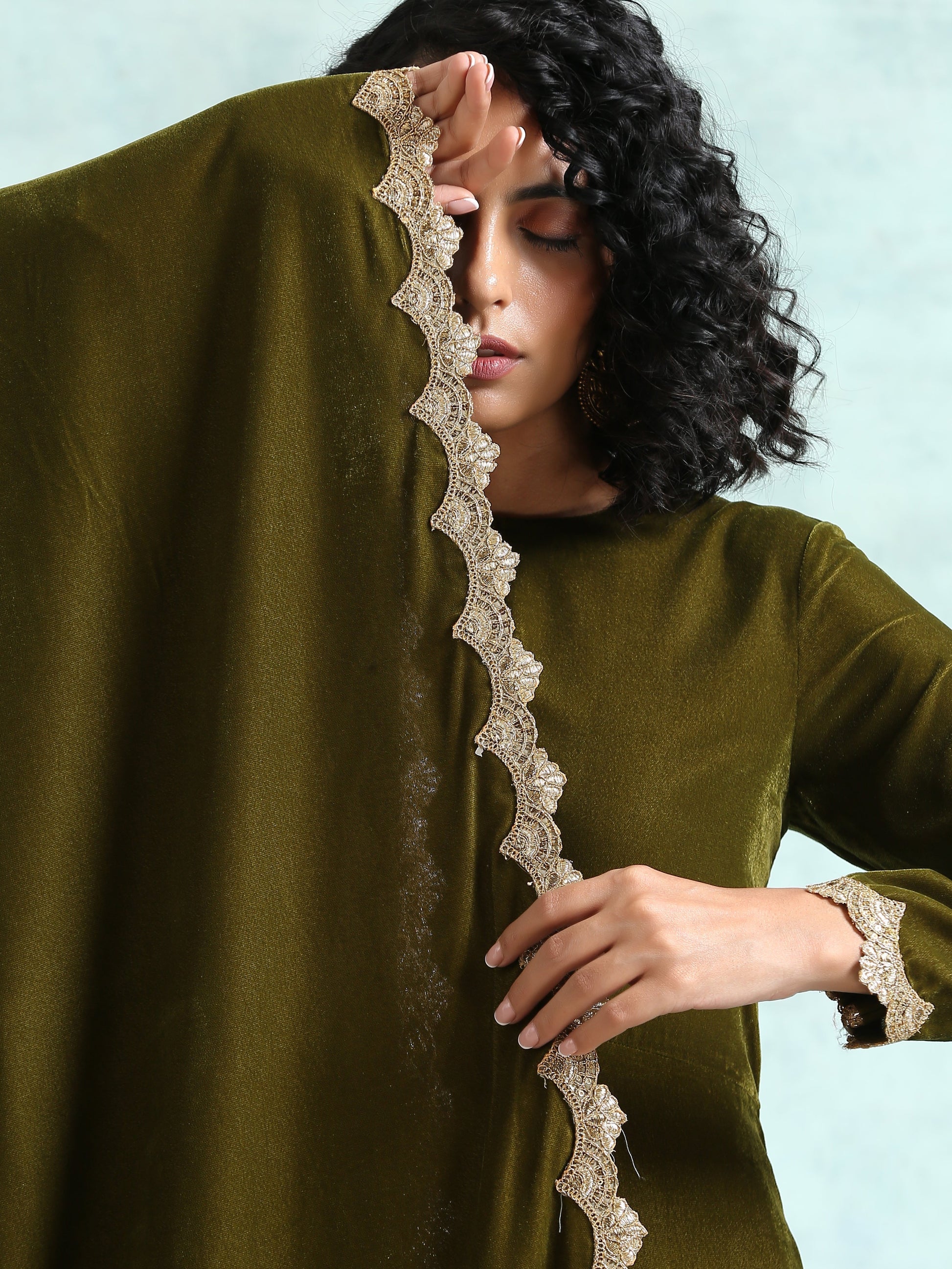 trueBrowns Mehandi Velvet Lace Shawl | Swadesiicart