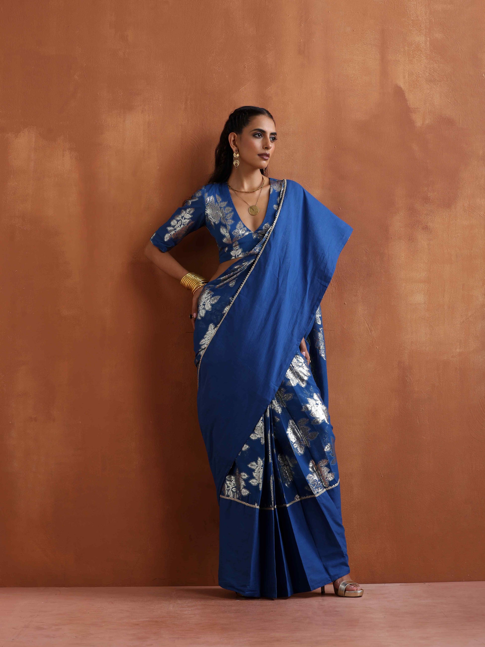 trueBrowns Blue Metallic Ready To Wear Saree | Swadesiicart