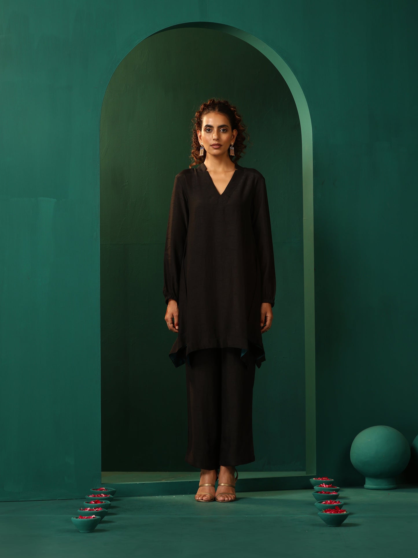 trueBrowns Black Silk Collar Co-ord Set - Swadesiicart