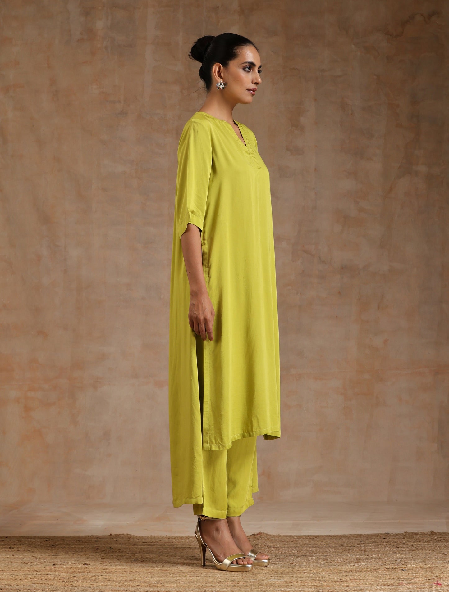 trueBrowns Lime Modal Satin High-Low Relax Kurta Set | Swadesiicart