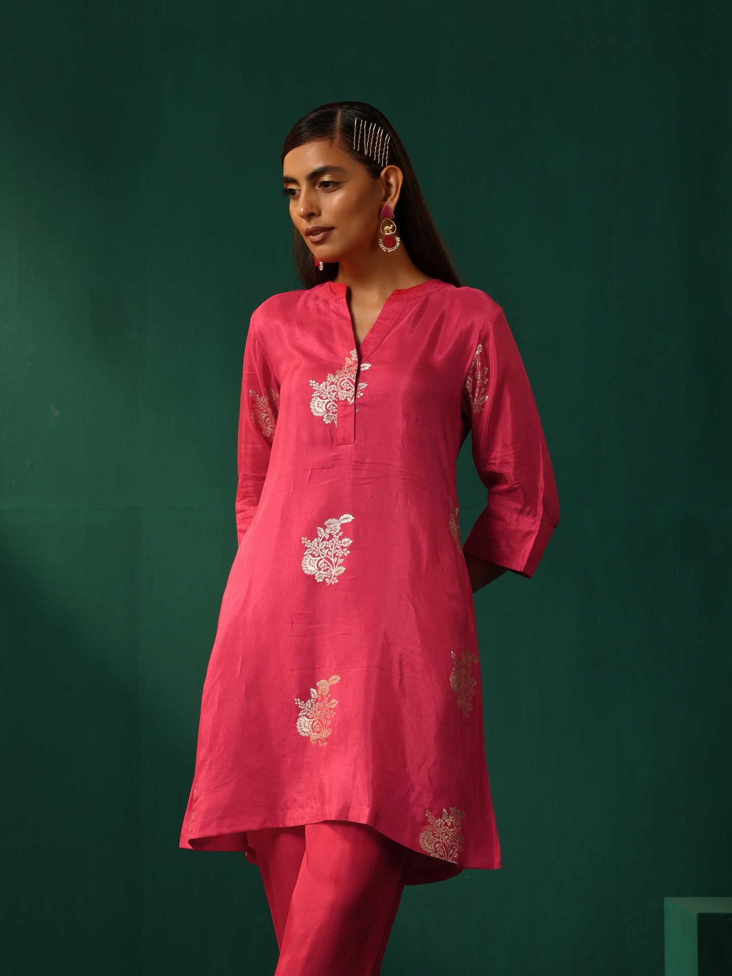 trueBrowns Pink Floral Viscose Silk Round Neck Co-ord Set - Swadesiicart