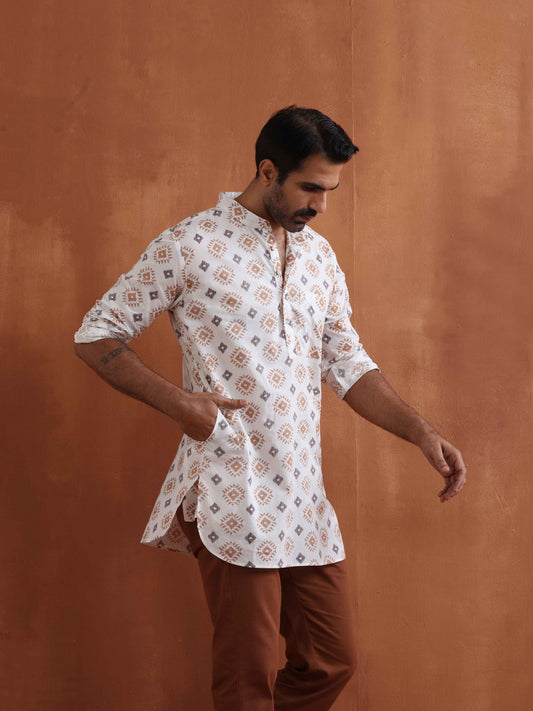 trueBrowns Men's Ivory Printed Short Kurta | Swadesiicart