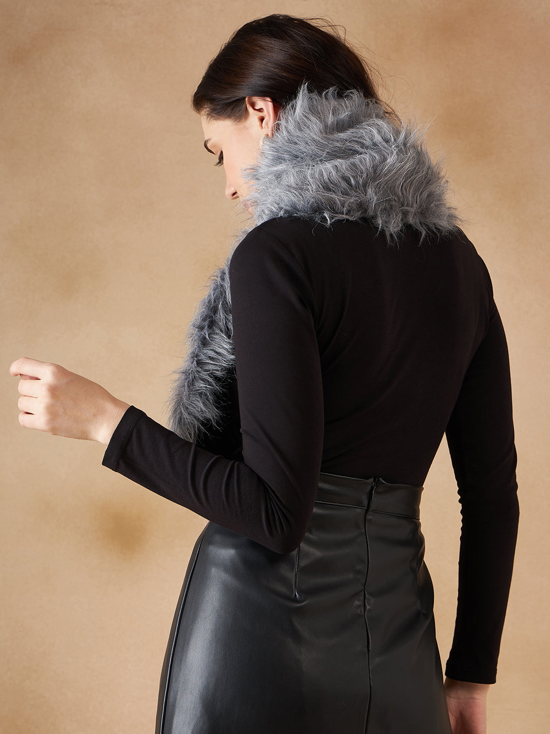 InWeave Women's Light Grey Faux Fur Neck Warmer - Swadesiicart