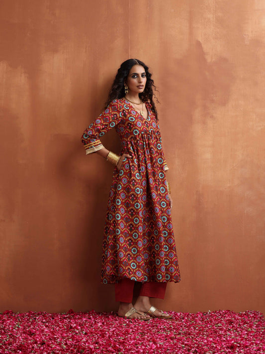 trueBrowns Maroon Flared Anarkali Kurta Set | Swadesiicart