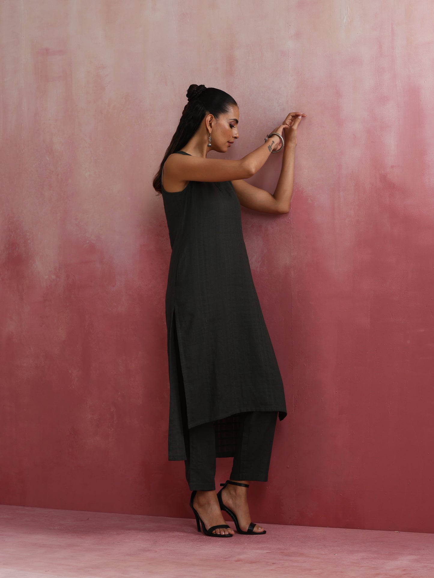 trueBrowns Dark Olive Green Cotton Dobby Kurta Set | Swadesiicart