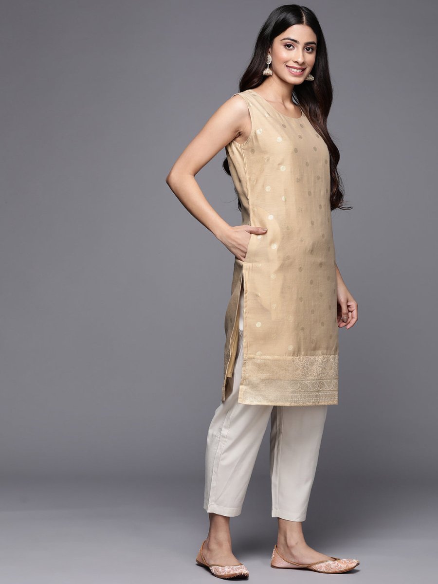 Ahalyaa Women Tan & Gold-Toned Geometric Printed Kurta | Swadesiicart