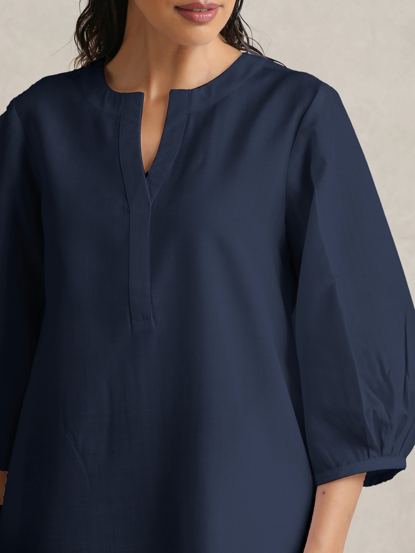 trueBrowns Blue Cotton Blend Short Kurta | Swadesiicart