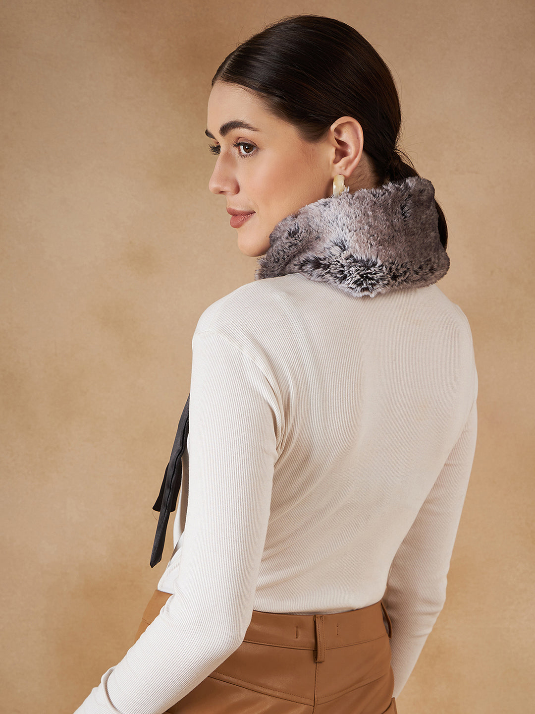 InWeave Women's Dark Grey Duble Shade Fur Neckpiece - Swadesiicart