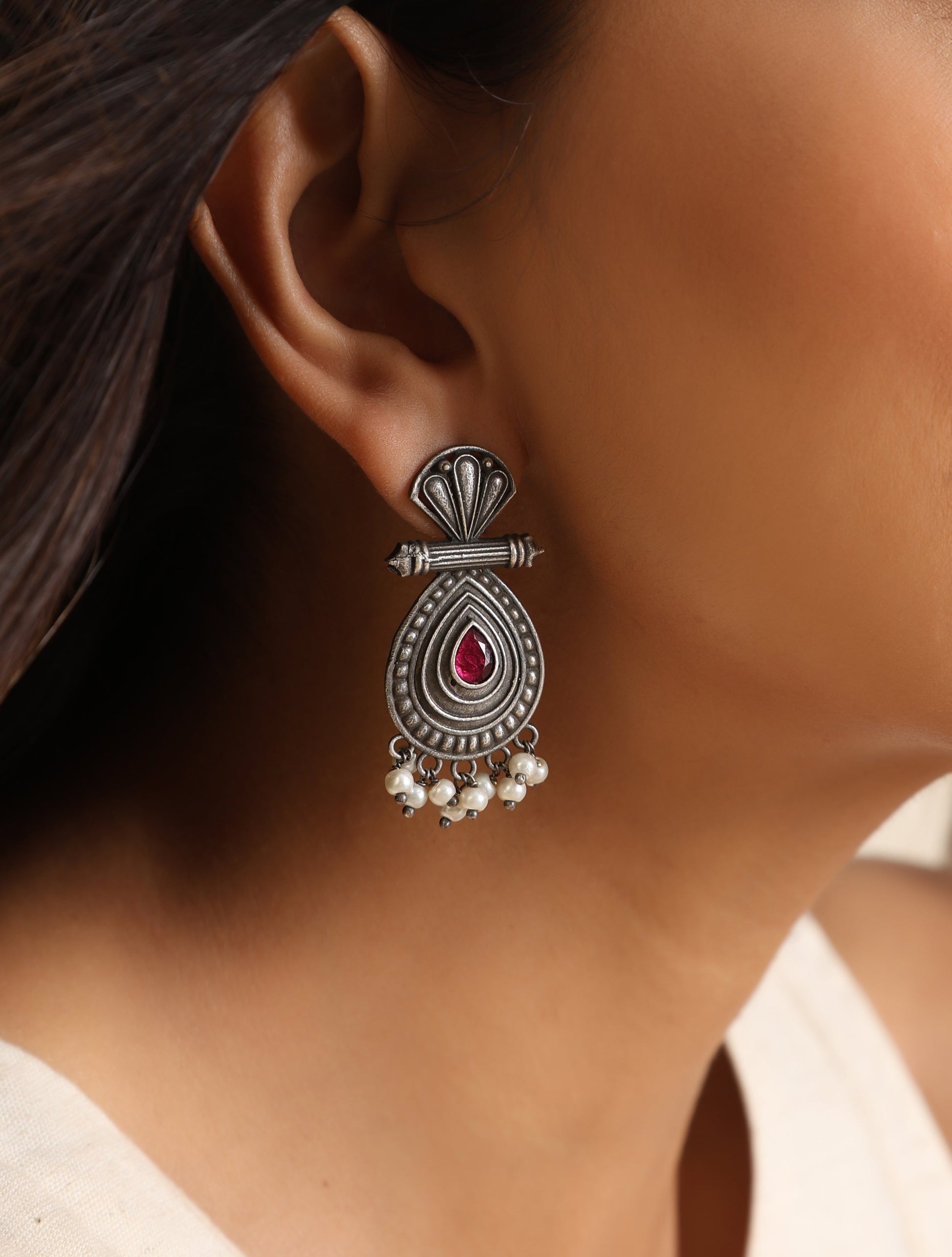 trueBrowns Silver Pearl Bead Earrings | Swadesiicart
