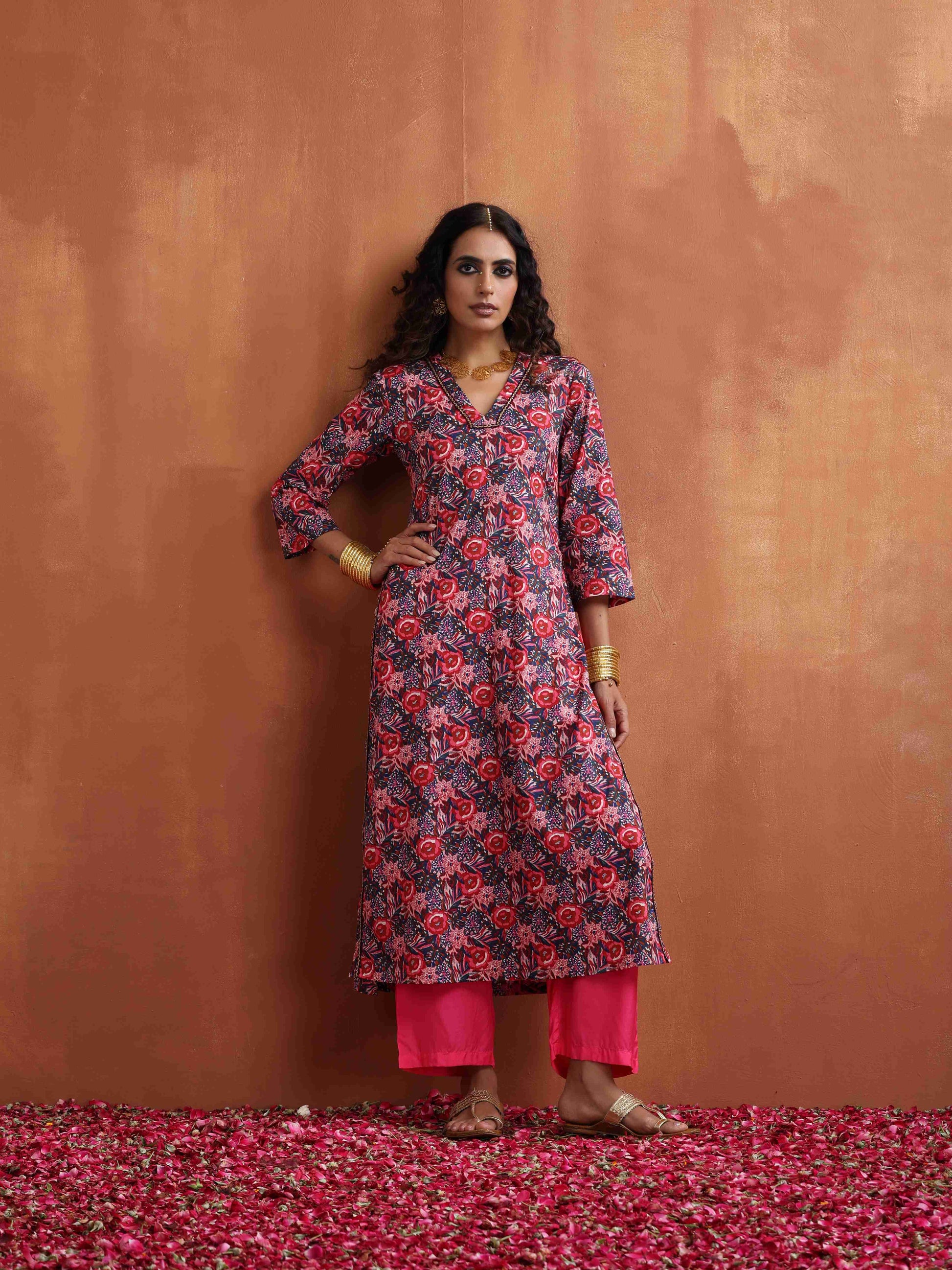 trueBrowns Pink Print High Slit Kurta Set | Swadesiicart