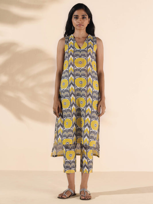 trueBrowns Yellow Cotton Ikat Sleeveless Kurta Pant Set | Swadesiicart