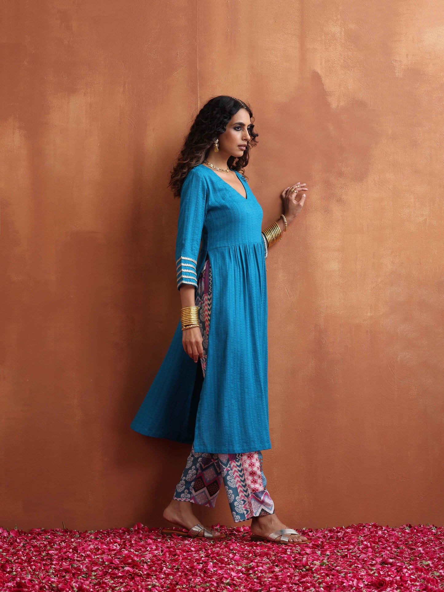 trueBrowns Blue Cotton Flared Anarkali Kurta Set | Swadesiicart