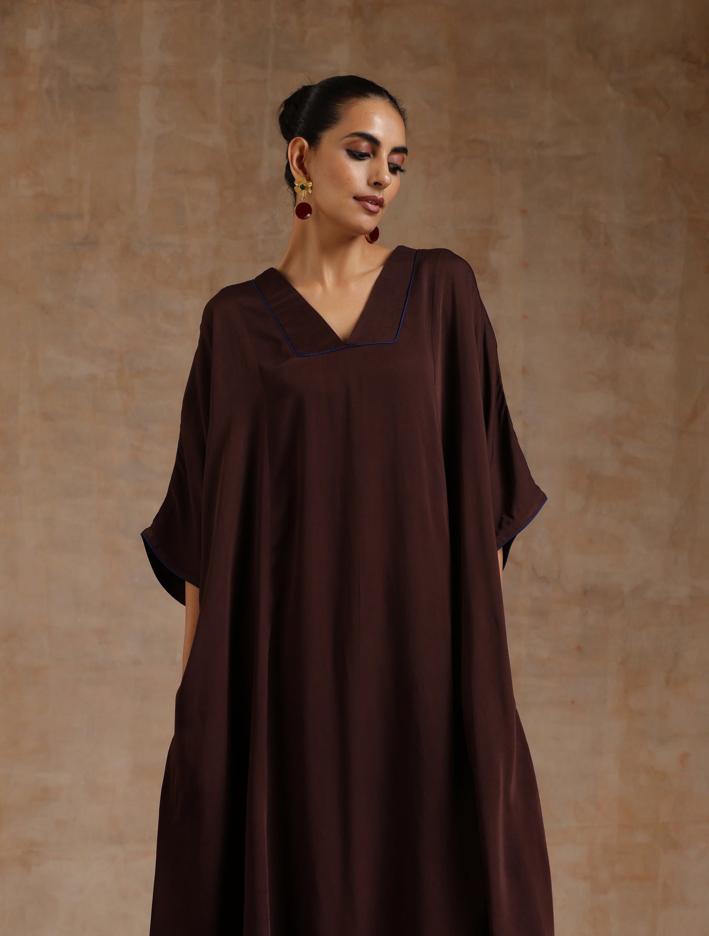 trueBrowns Cola Brown Modal Satin Oversized Kurta Set | Swadesiicart