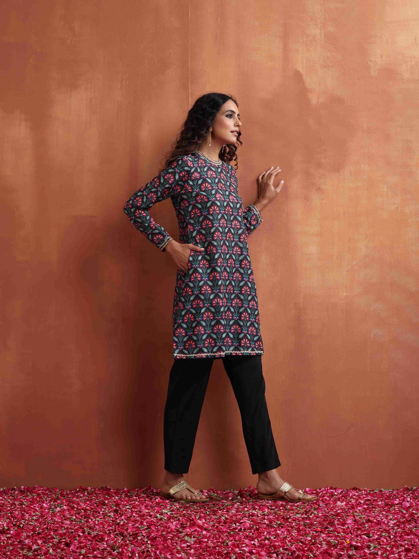 trueBrowns Black Floral Print Co-ord Set - Swadesiicart