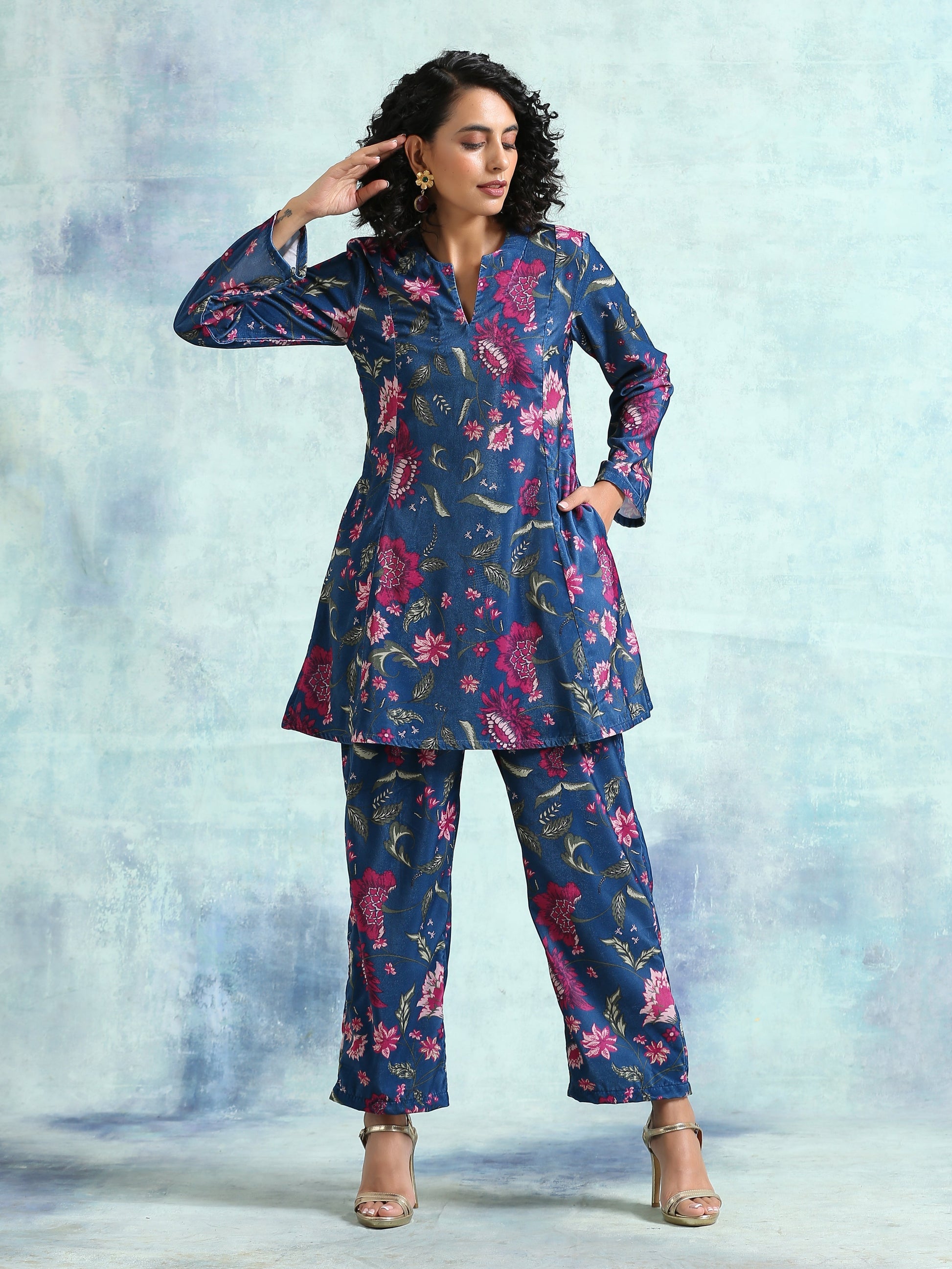 trueBrowns Blue Printed Velvet Co-Ord Set - Swadesiicart