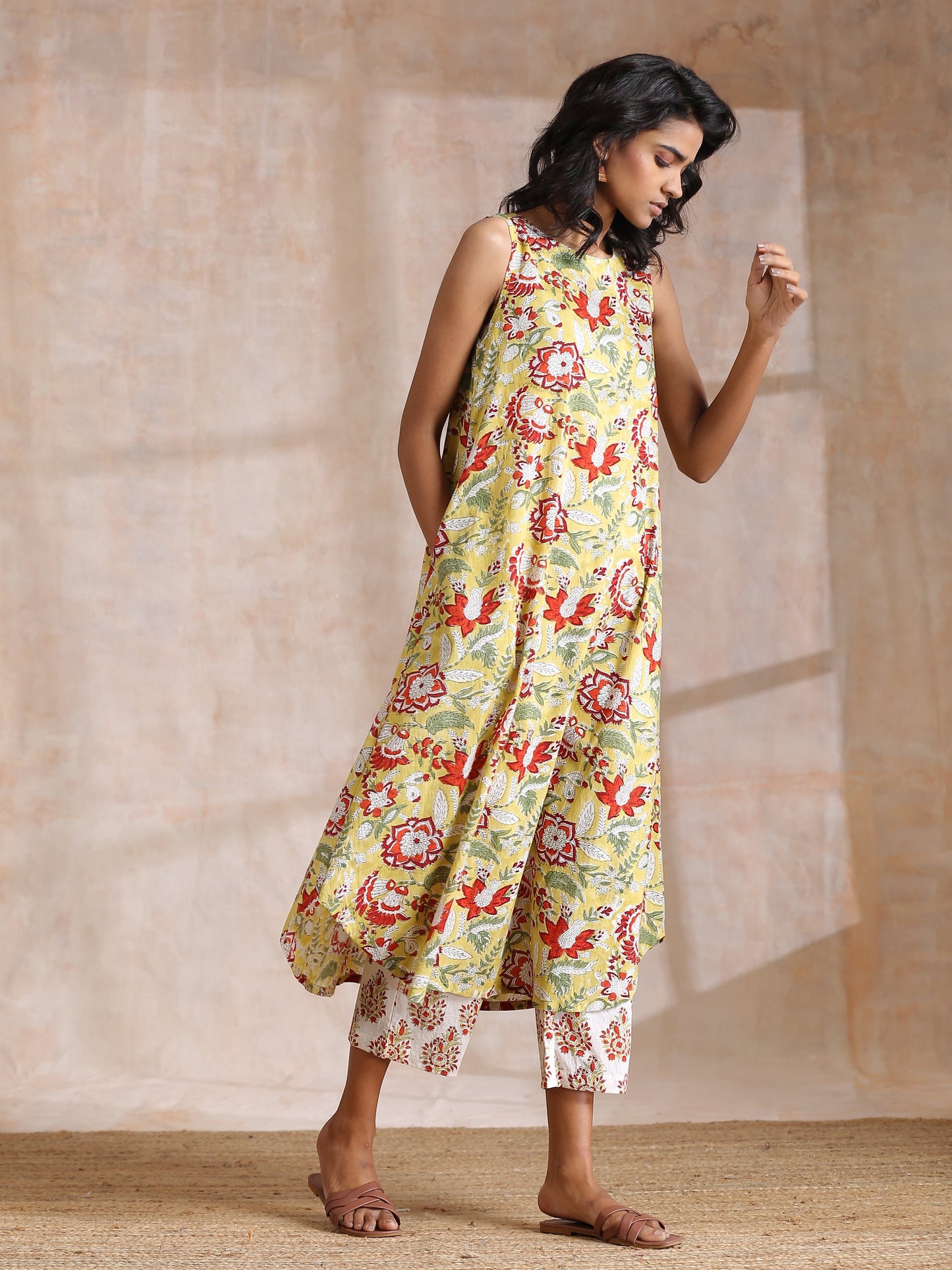 trueBrowns Yellow Overall Floral Block Print Cotton Sleeveless Kurta Pant Set | Swadesiicart
